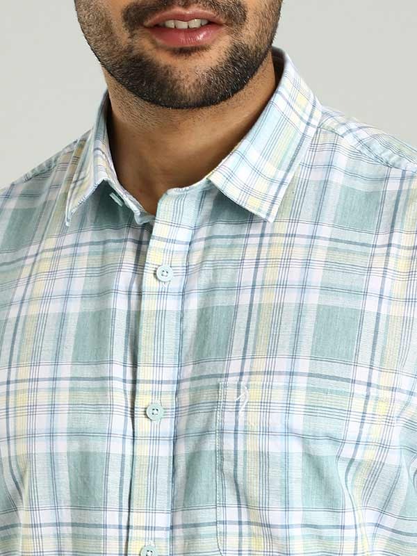 Indian Terrain Men's Regular Fit Half Sleeve Checkered Green Shirt